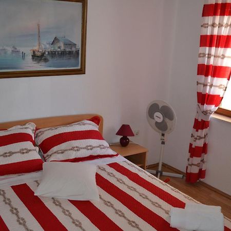 Holiday Apartments Lucic - Feels Like Home, Away From Home Ražanj Eksteriør bilde