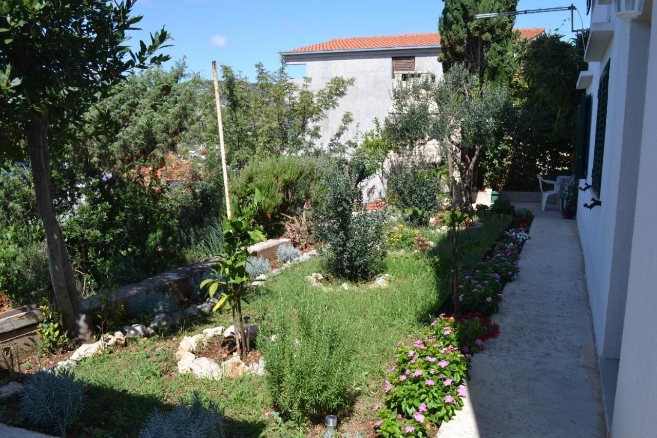 Holiday Apartments Lucic - Feels Like Home, Away From Home Ražanj Eksteriør bilde